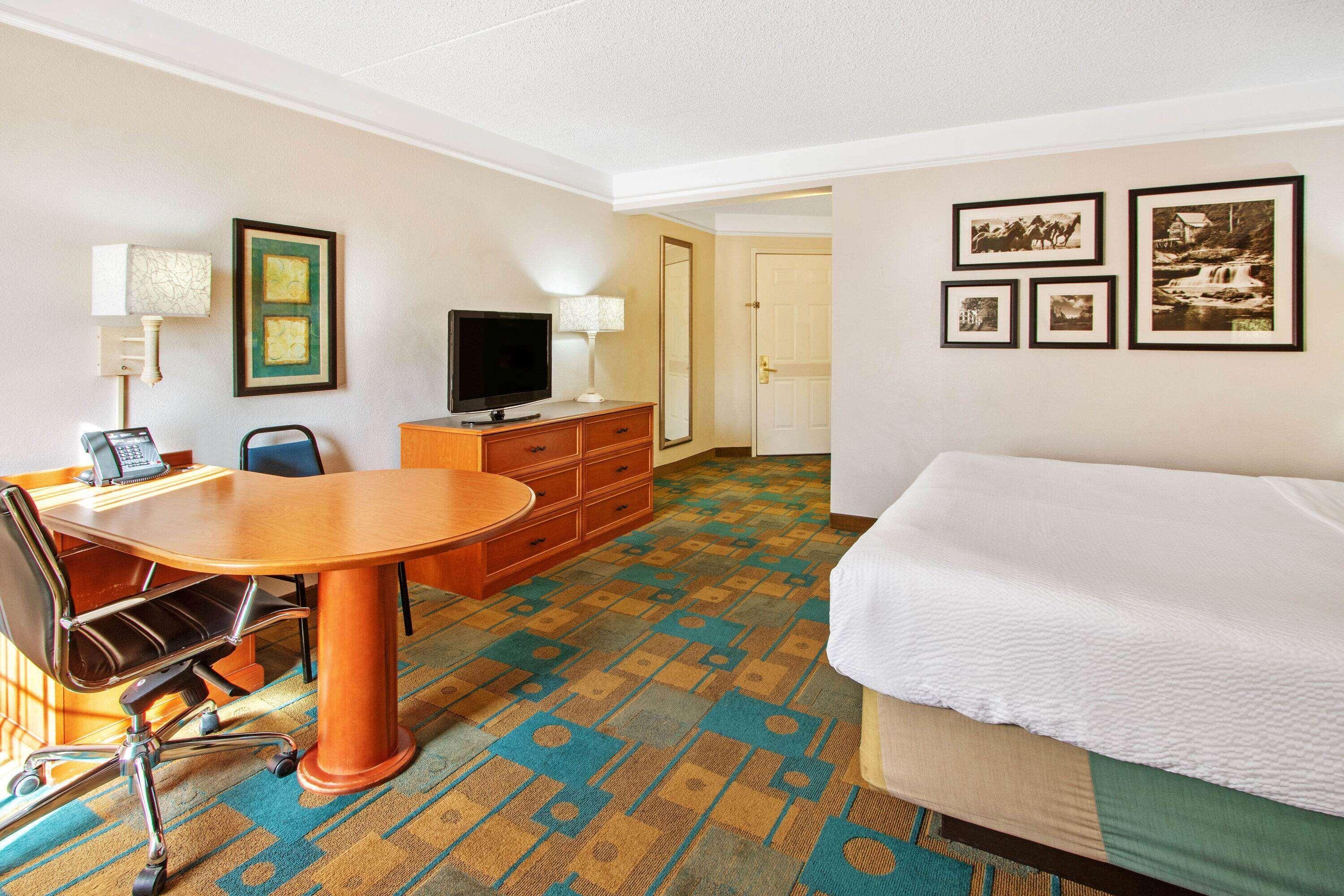 La Quinta By Wyndham Albuquerque West Hotel Exterior photo