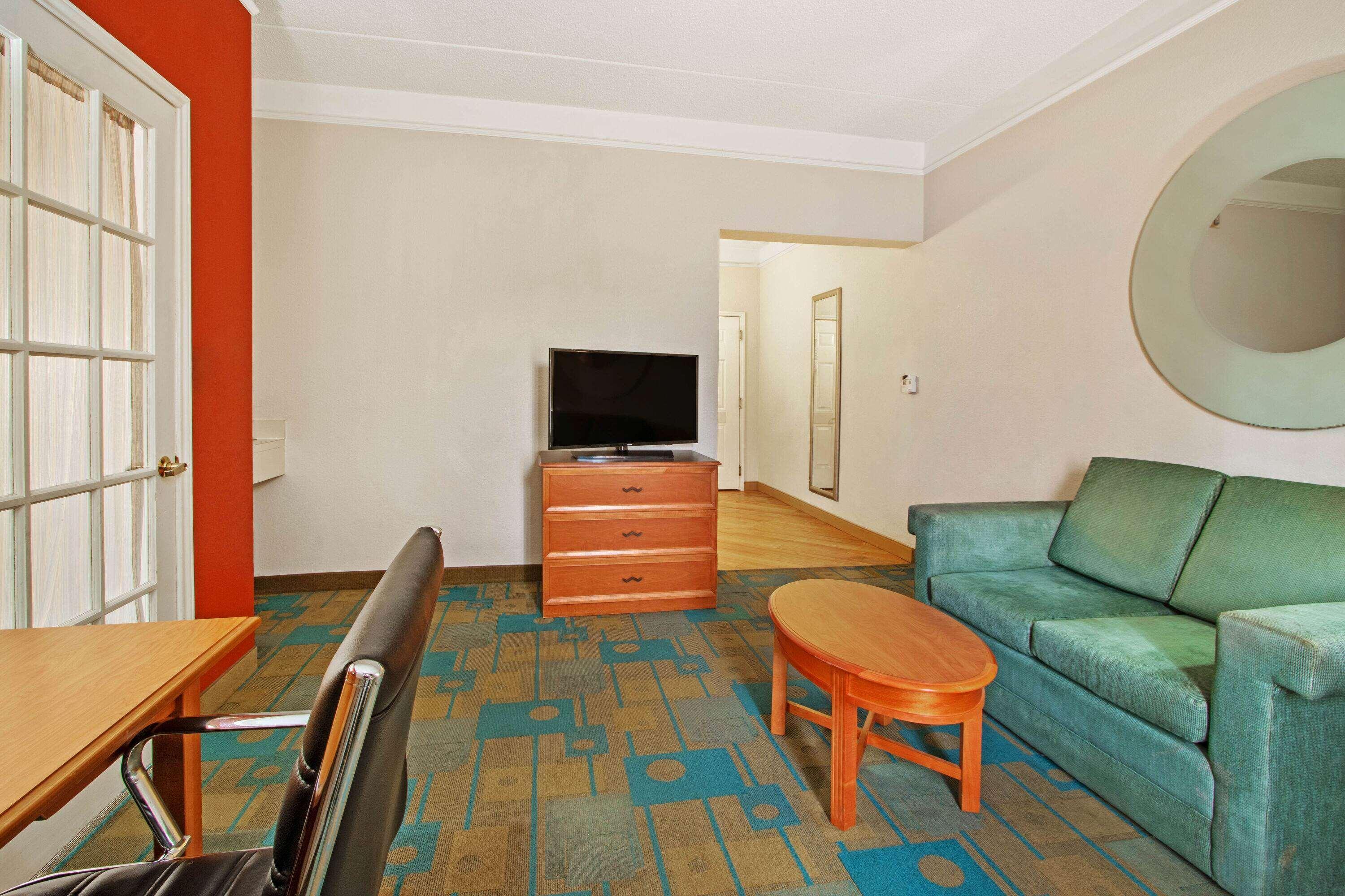 La Quinta By Wyndham Albuquerque West Hotel Exterior photo